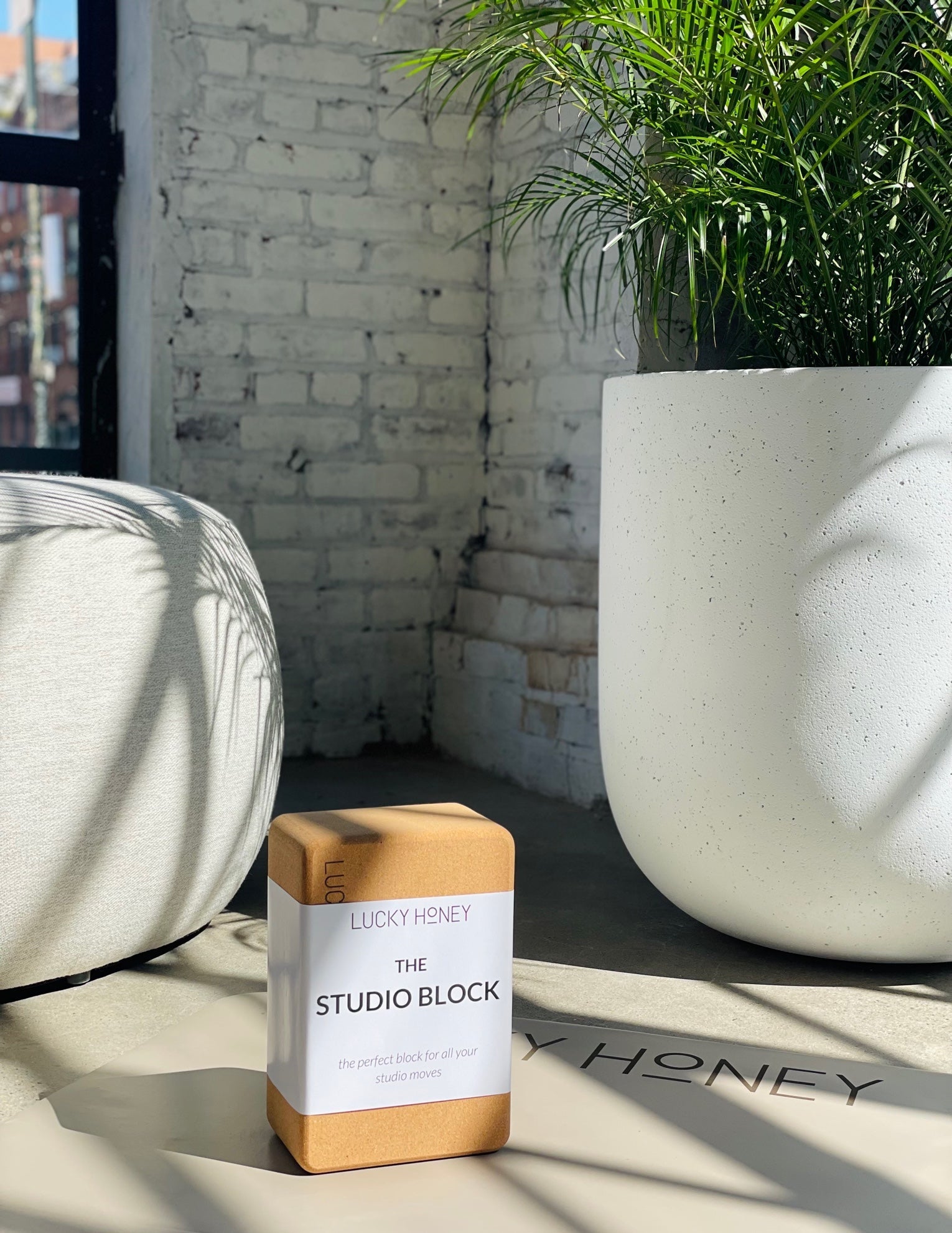The Studio Block, Accessories Lucky Honey Grip Socks