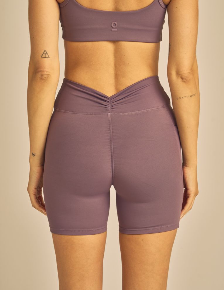 #color_plum