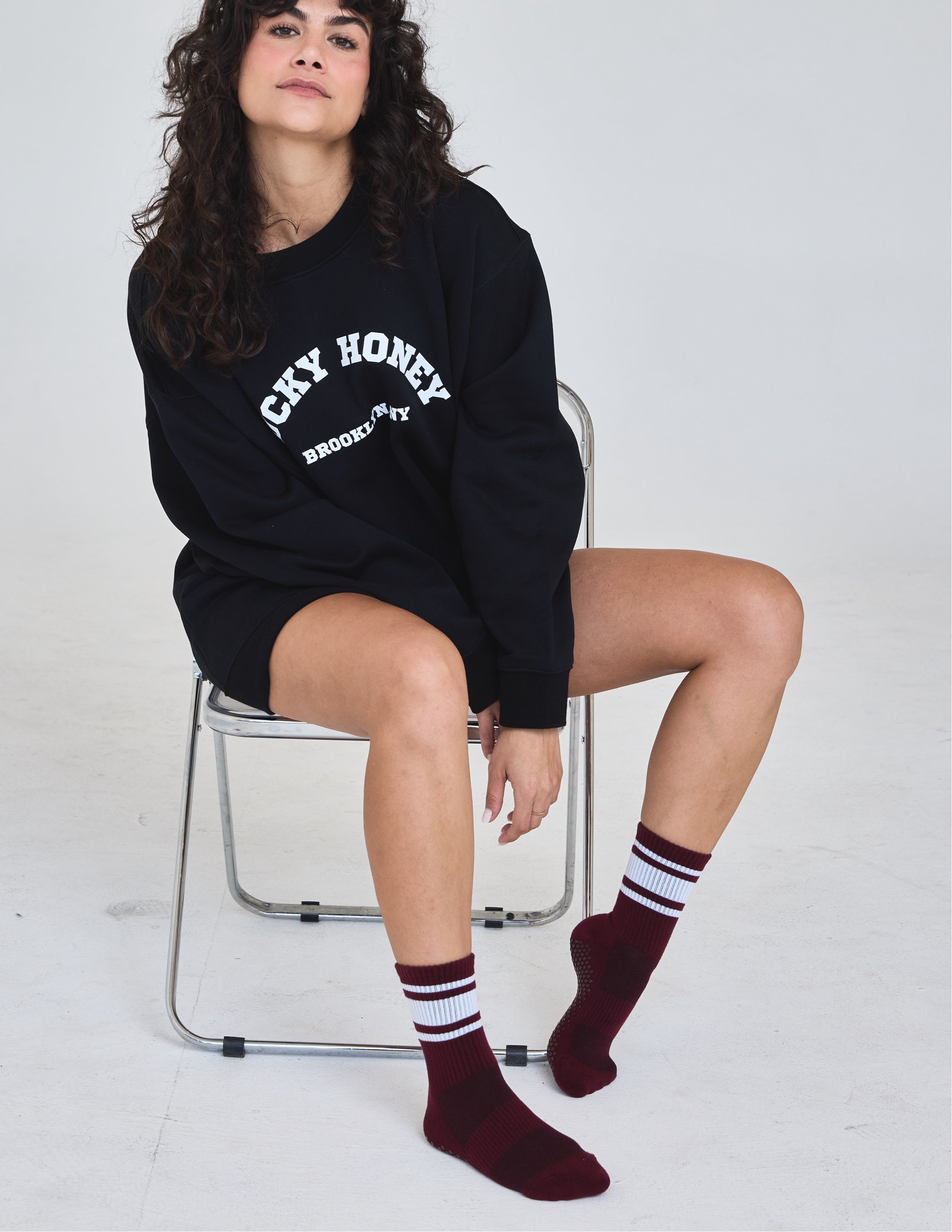 #color_maroon / white